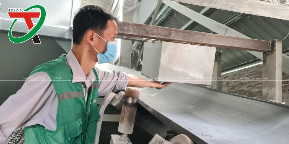 Vệ Sinh Nam Châm Phẳng