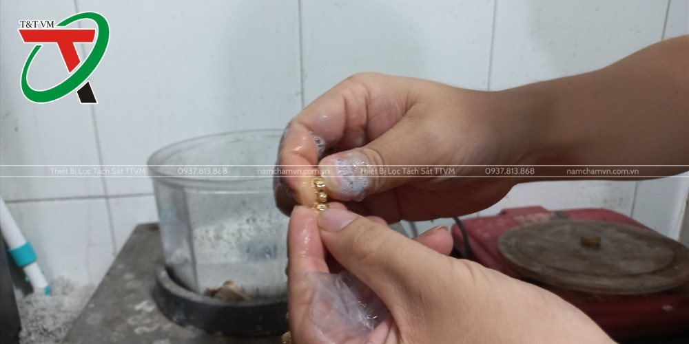 Nam Châm Phẳng Không Hút Vàng