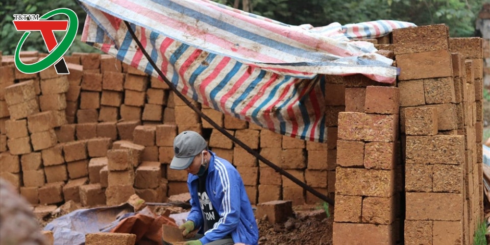 Nghề khai thác đá ong – Nét đẹp lao động truyền thống
